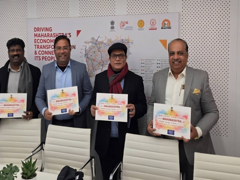 पद्मश्री डॉ. मिलिंद कांबळे (चेअरमन – DICCI, IIM जम्मू, NIIT श्रीनगर) यांच्या समवेत दावोस येथील भारत पॅव्हिलियनला भेट देण्याचा मान मिळाला.