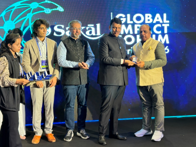 Shri. Devendra Fadnavis felicitating Shri Laliit Gandhi President