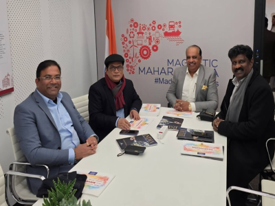 माझे परमस्नेही मित्र व मार्गदर्शक, पद्मश्री डॉ. मिलिंद कांबळे (चेअरमन – DICCI, IIM जम्मू, NIIT श्रीनगर) यांच्या समवेत दावोस येथील भारत पॅव्हिलियनला भेट देण्याचा मान मिळाला.