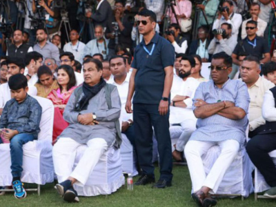 महाराष्ट्र सरकार च्या मंत्री मंडळाचा शपथ ग्रहण समारोह नागपूर येथे संप्पन झाला.