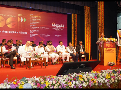 Shri. Lalit Gandhi addressing the audience