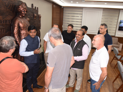 महाराष्ट्र चेंबर आणि जिल्हा प्रशासन व इटालियन ब्रँड प्राडा