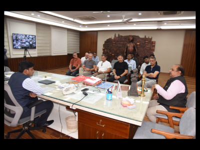 महाराष्ट्र चेंबर आणि जिल्हा प्रशासन व इटालियन ब्रँड प्राडा